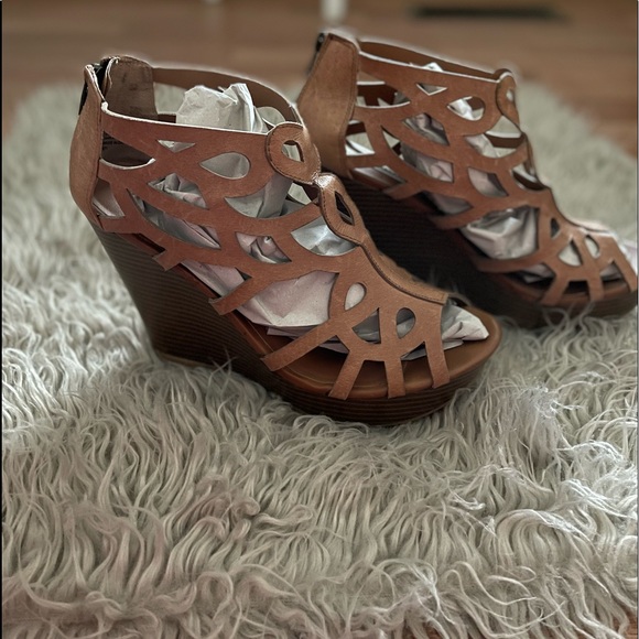 ‼️SOLD‼️ - Picture 2 of 4